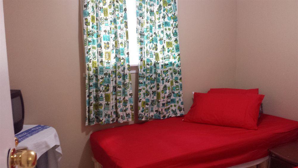 Toronto Travellers Home Εξωτερικό φωτογραφία